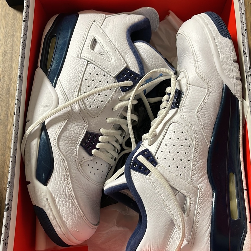 Jordan 4 Columbia